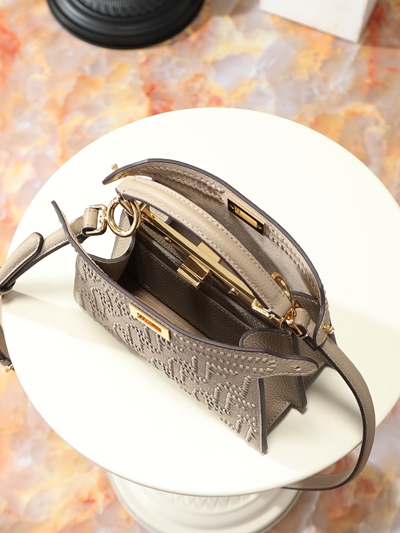 フェンディバッグ全体デザイン